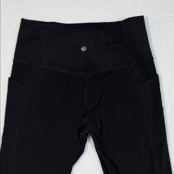 Athleta Women’s Black Mesh Salutation Leggings size Medium with pockets - Picture 4 of 8